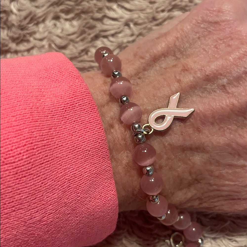 🔥4/$20 🌸NIB Breast Cancer Beaded Bracelet with Pink Ribbon - Picture 2 of 8